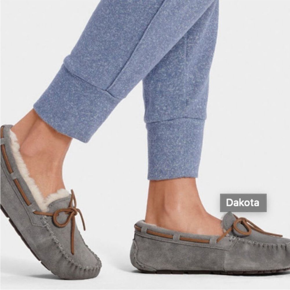 UGG Dakota Shearling Wool Cozy Pewter Gray Moccasin Slippers! ❤️